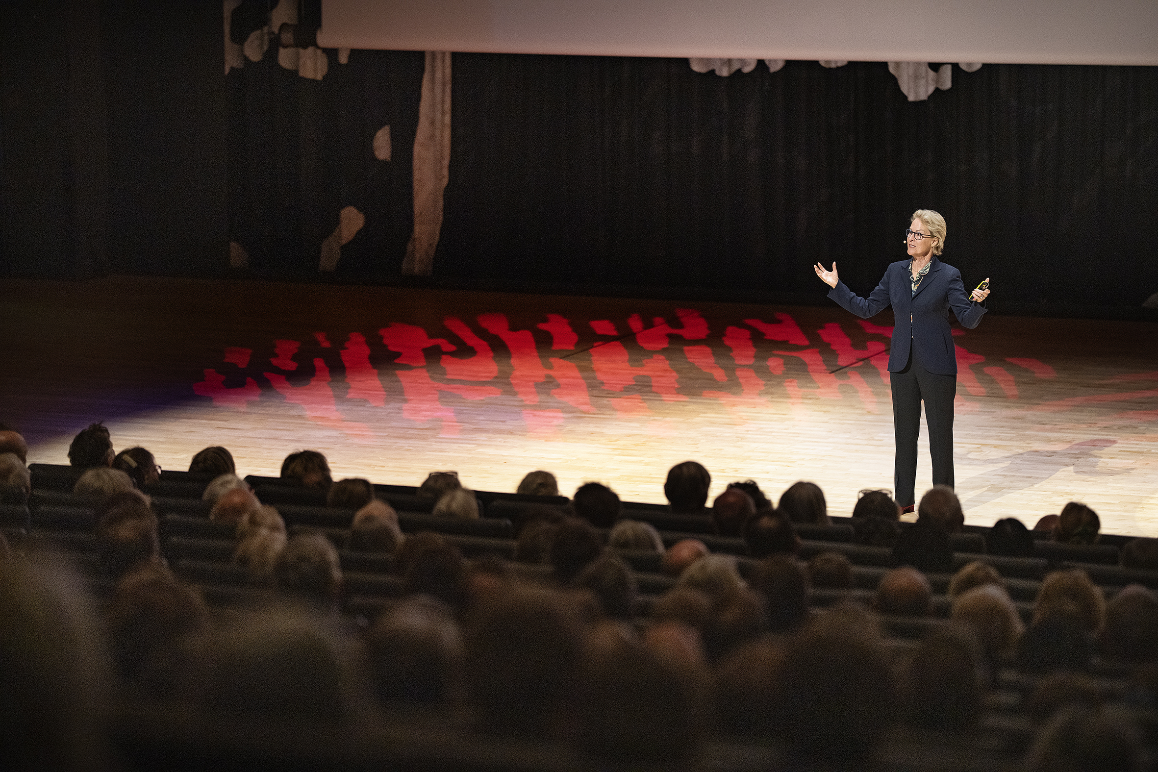 Fra Nobelpris og Det Hvide Hus til Star Trek: Nobelprismodtager rækker ud til unge